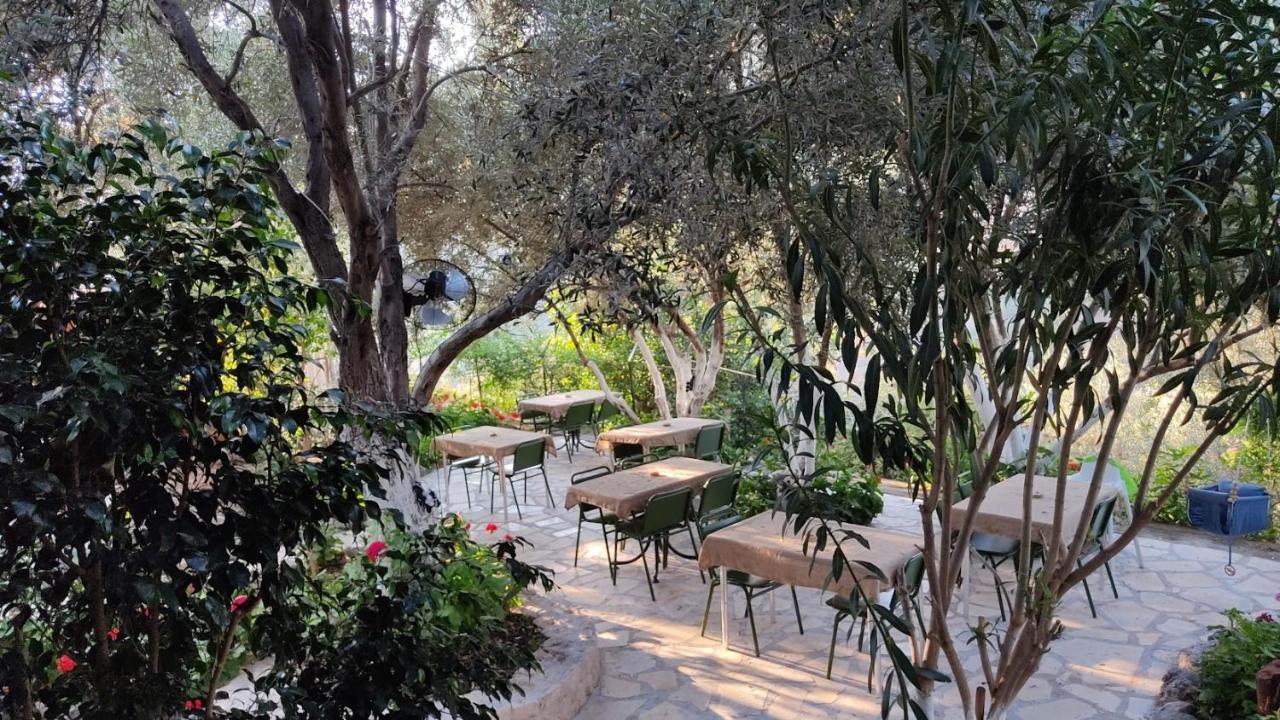 Ata Bungalow Bed and Breakfast Kaş Exterior foto